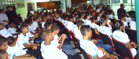 Alunos do Projeto da PM 