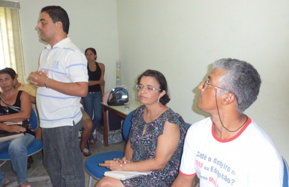 Prefeito de Livramento reúne com o SINTEP e professores 