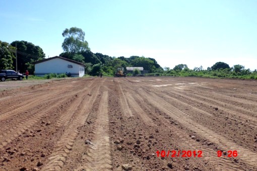 Prefeitura dá inicio as obras para construção do campo society no bairro do Morro