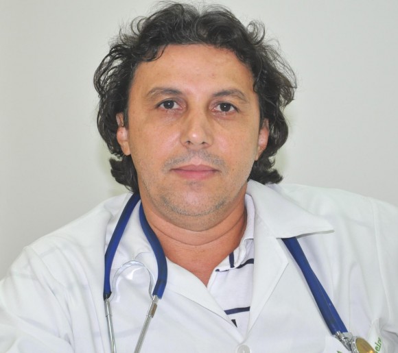 Valdir Ribeiro médico cirurgião e as 