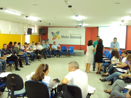 Governo promove debate sobre construçao do Hospital Universitario.
