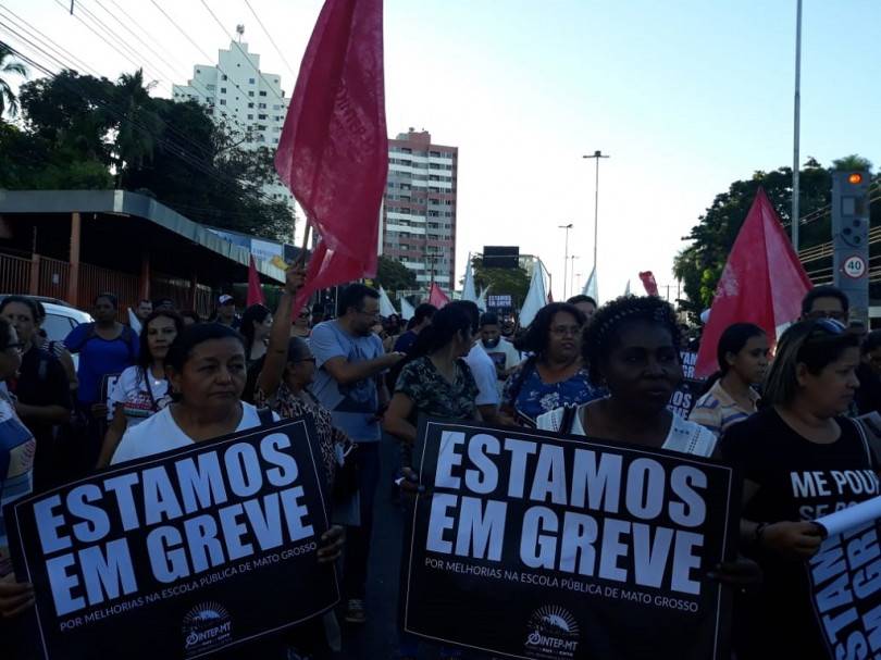 Professores decidem manter greve geral e aguardam reunião com Governo nesta 3ª