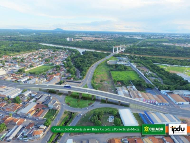 Prefeito assina ordem de serviço para construção de novo viaduto