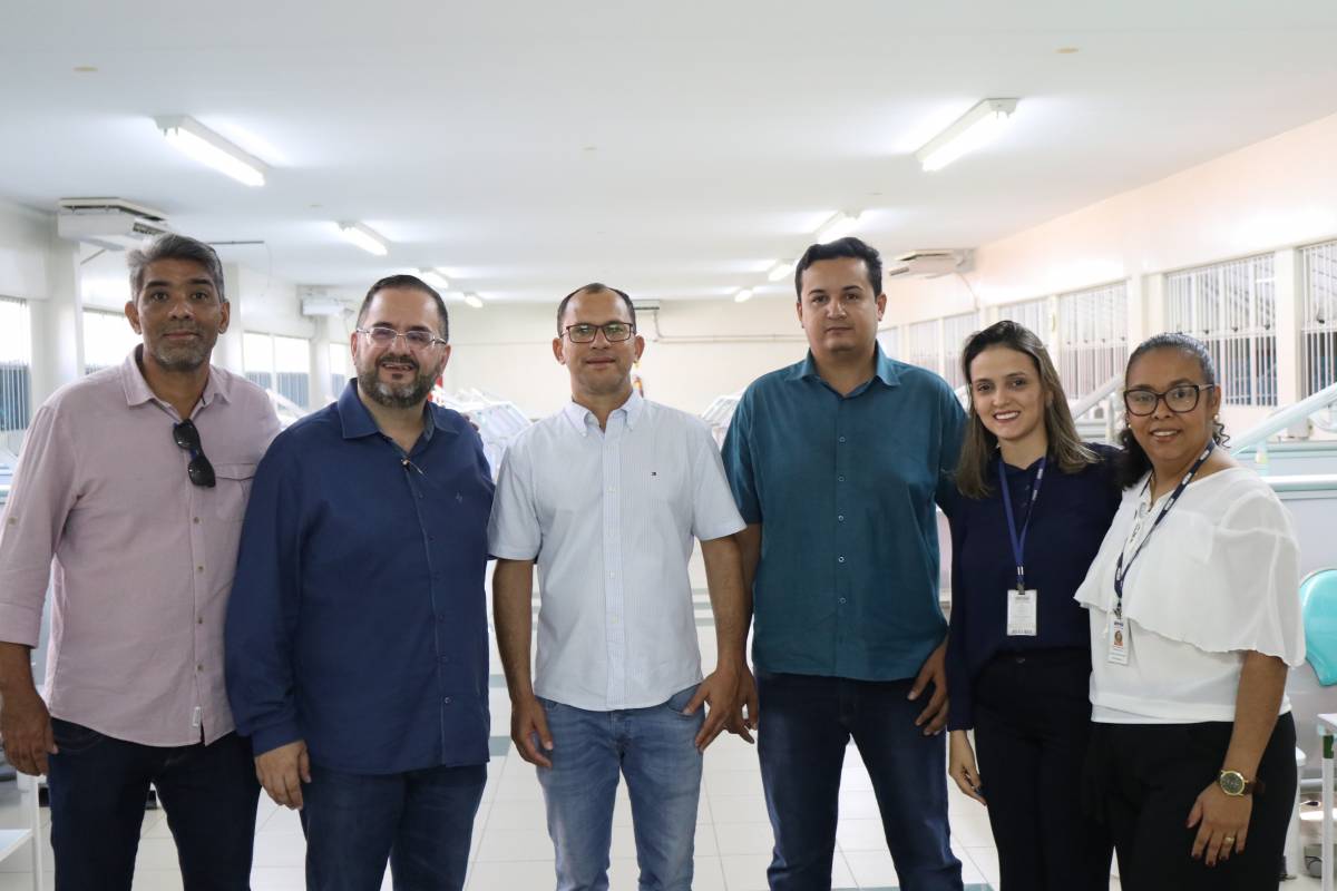 Presidente da Câmara de Vereadores de Várzea Grande visita a Clínica Integrada do Univag