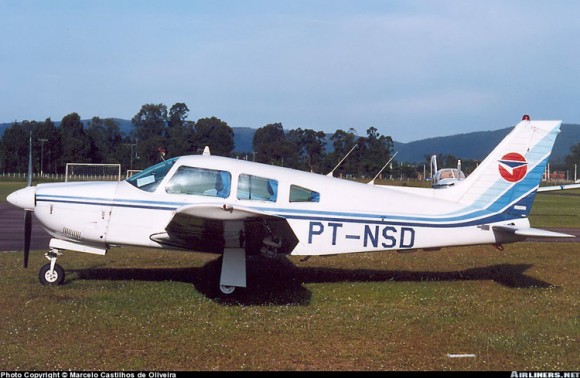 AVIÃO QUE POUSARIA EM LEVERGER CAI EM SÃO VICENTE