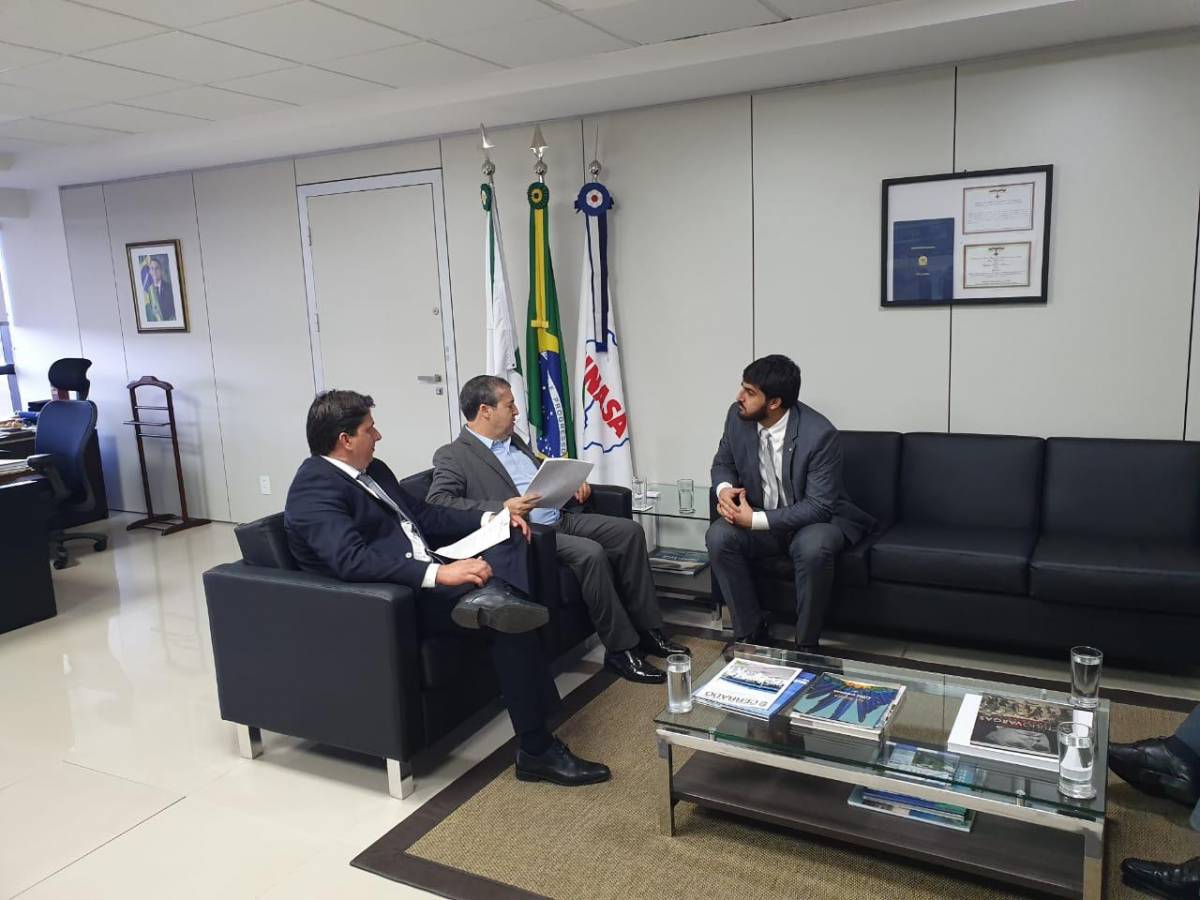 Valdirzinho recebe garantia do presidente da FUNASA que emenda de R$ 5 milhões para reforma e ampliação da ETA será efetivamente paga