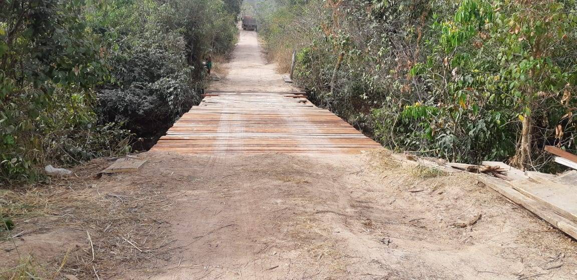 Prefeitura reconstrói ponte em região da Serra de São Vicente