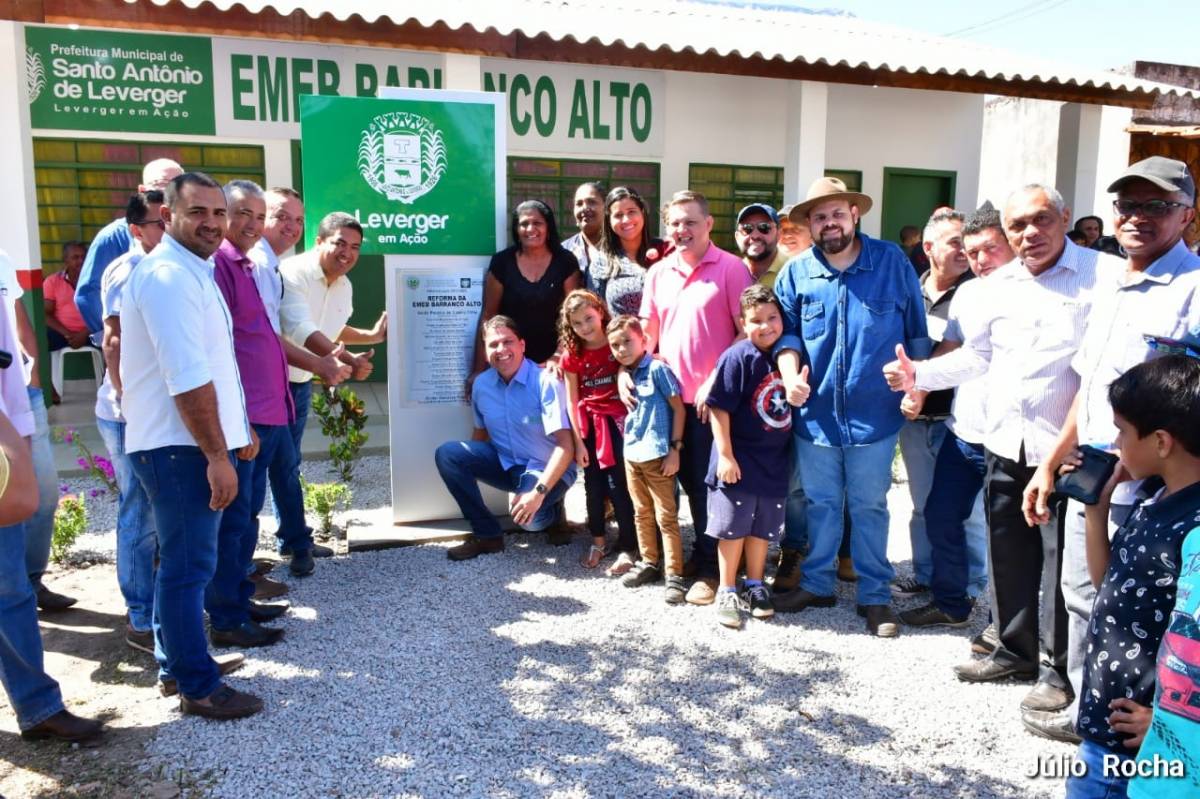 Prefeitura de Santo Antônio entrega escola reformada, ampliada e climatizada em Barranco Alto