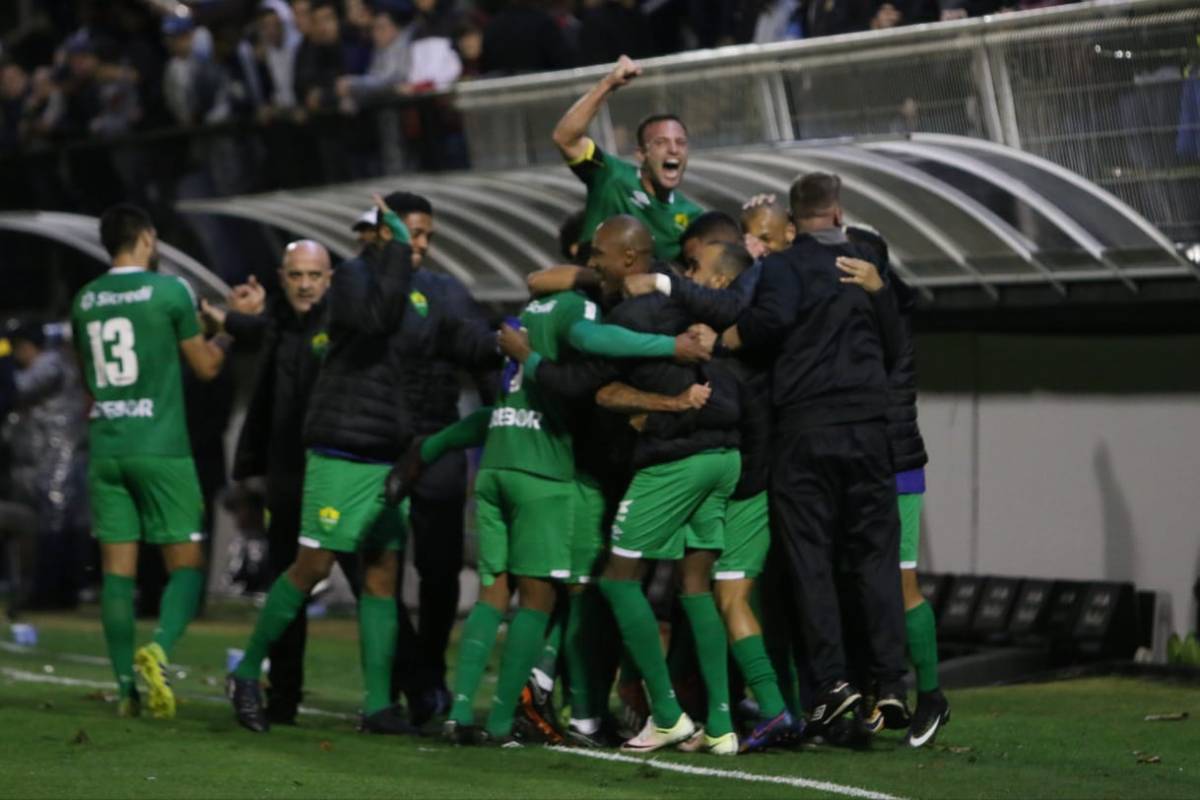 Bragantino 2 x 2 Cuiabá - ficam no empate, mas o Braga segue líder da Série B