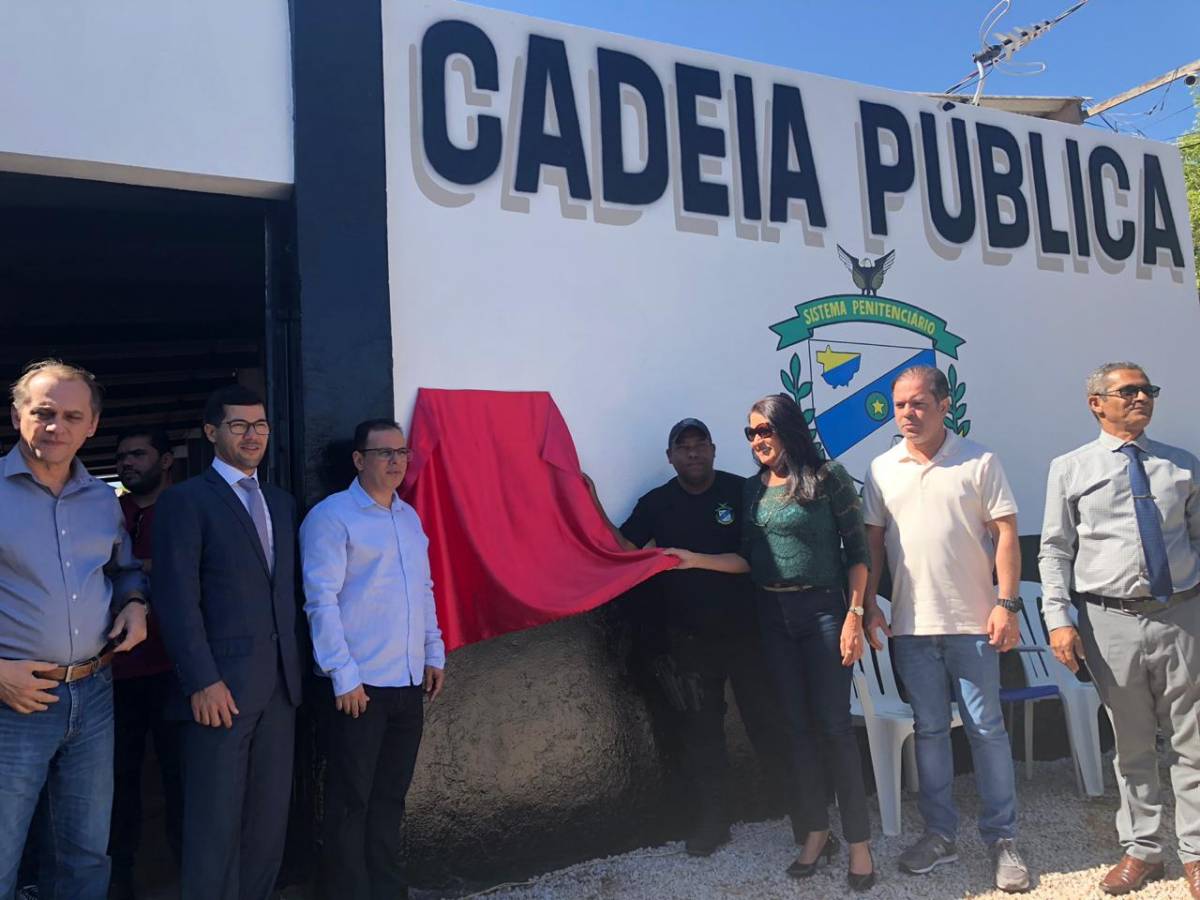 Prefeita presenteia chapadenses com obras e serviços no aniversário do município.
