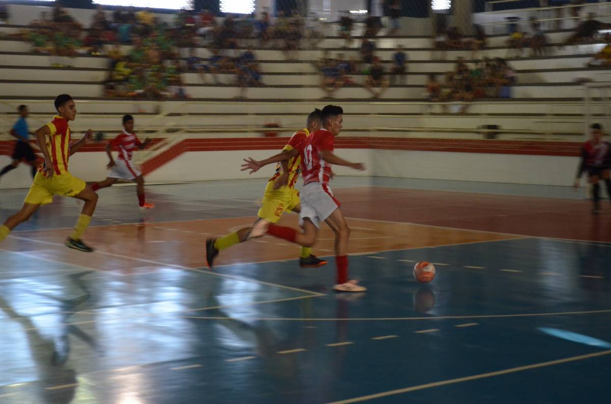 Escolas campeãs estaduais das modalidades coletivas são definidas em Mato Grosso