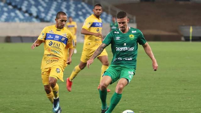 Nos pênaltis, Cuiabá vence Iporá e garante vaga nas quartas de final