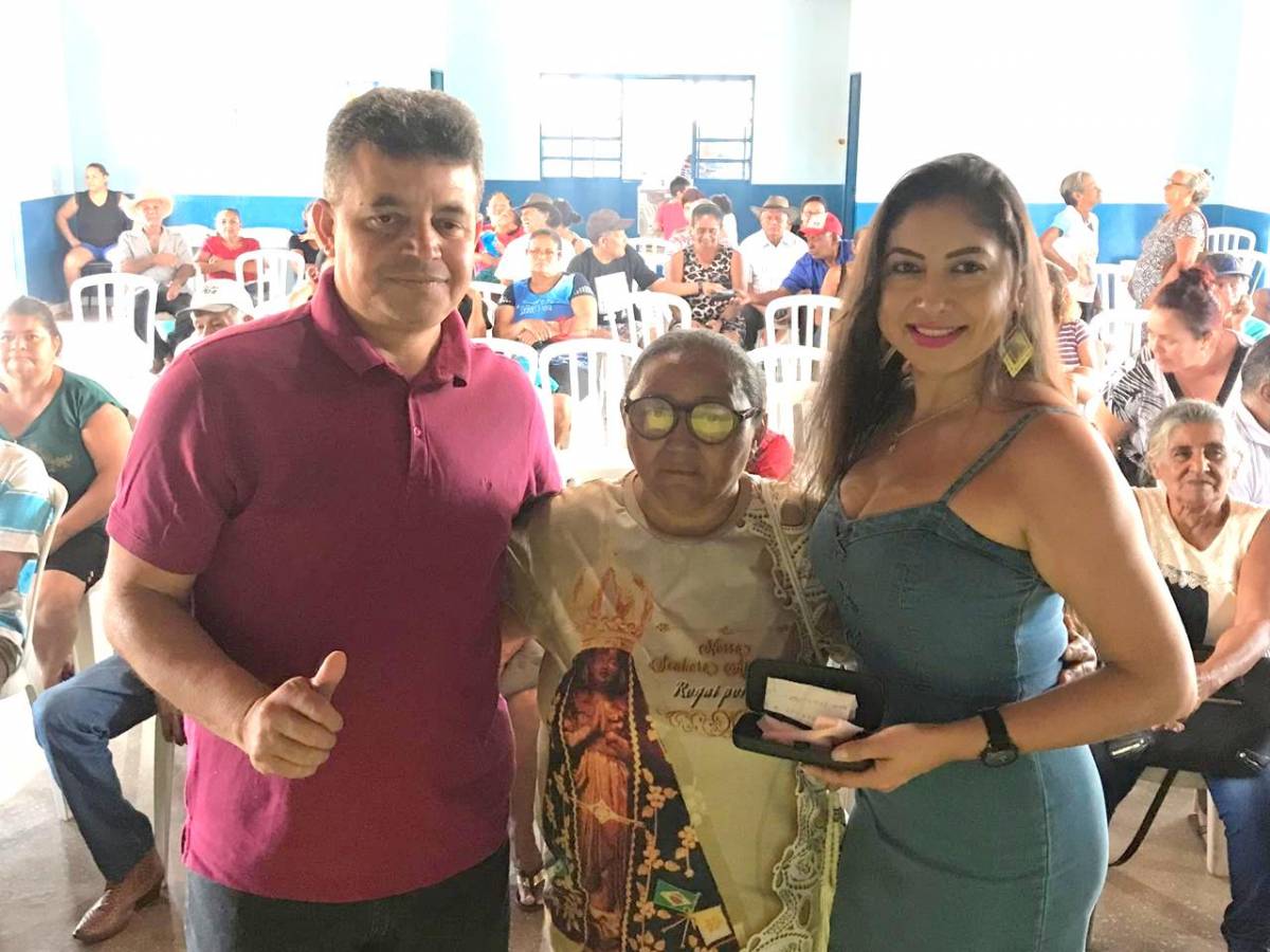 Prefeitura realiza exames e faz entrega gratuita de óculos de grau a moradores de baixa renda do município 