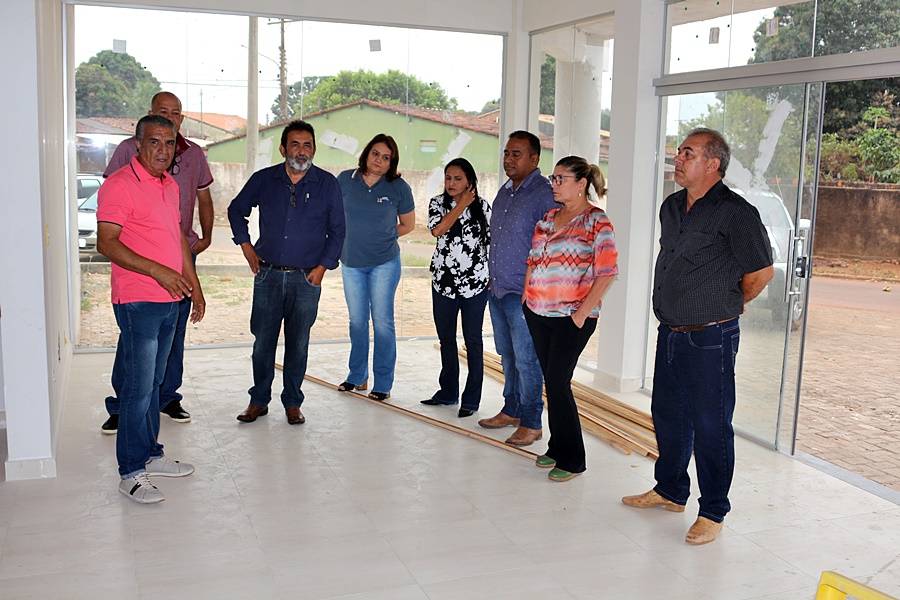 Prefeito volta a acompanhar fase final das obras da UPA