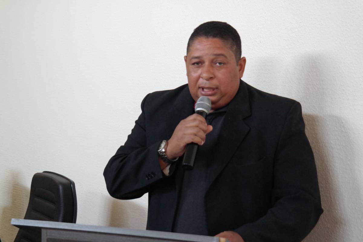 Presidente da Câmara cobra mais atuação de deputados no município