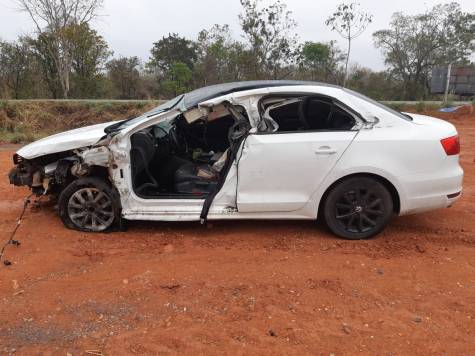 Motorista de Jetta morre em acidente na BR-070