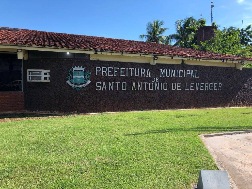 Prefeito anuncia cortes e medidas emergências para garantir o pagamento dos servidores