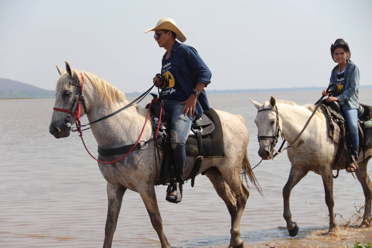 Cavaleiros e Amazonas refazem trajeto do século passado, com a 9ª Cavalgada Baía de Chacororé Caminhos de Rondon
