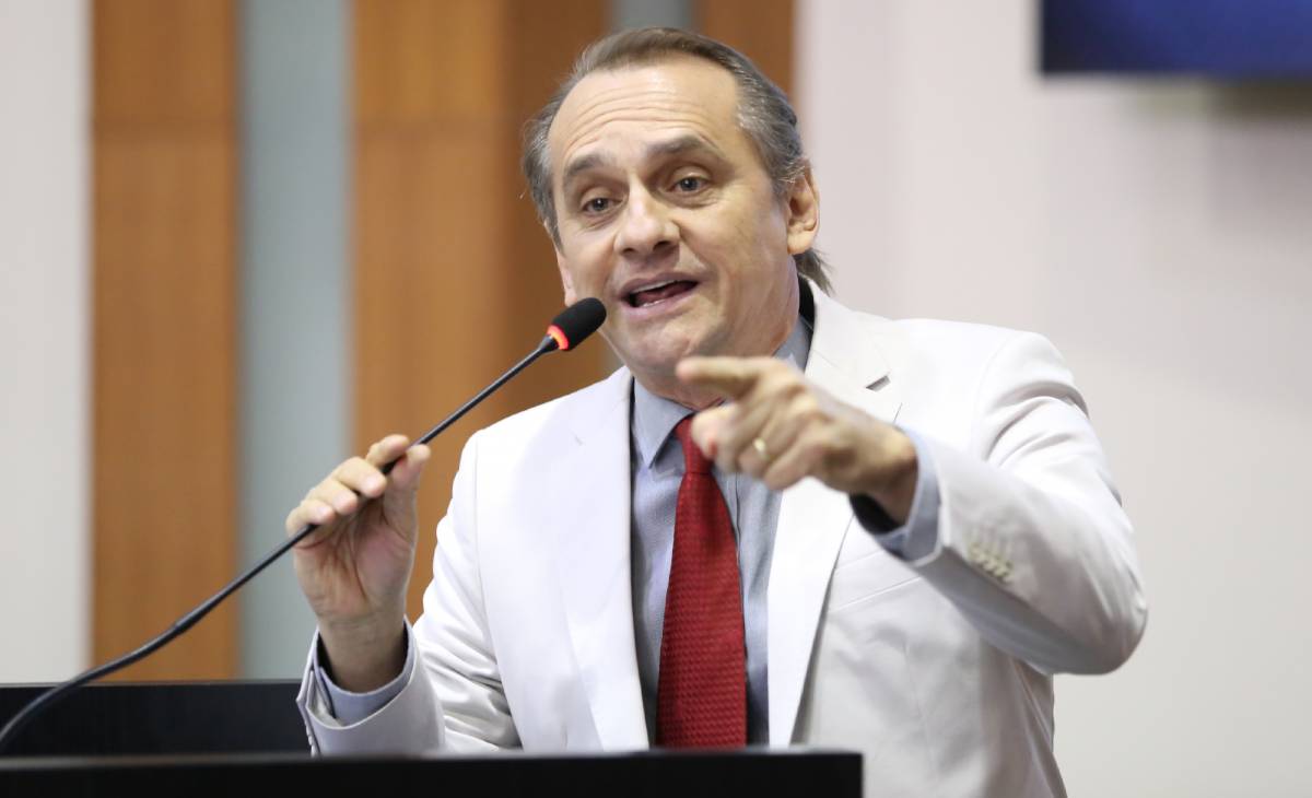 Wilson afirma que dragas destroem rios mais que pescas e critica texto original do projeto da pesca