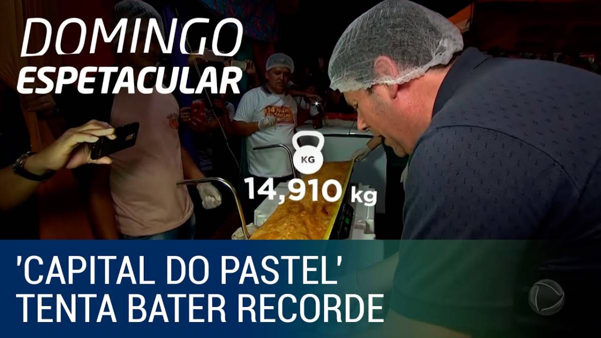 Município produz maior pastel do Brasil com 1,74 metro e 15 quilos - assista