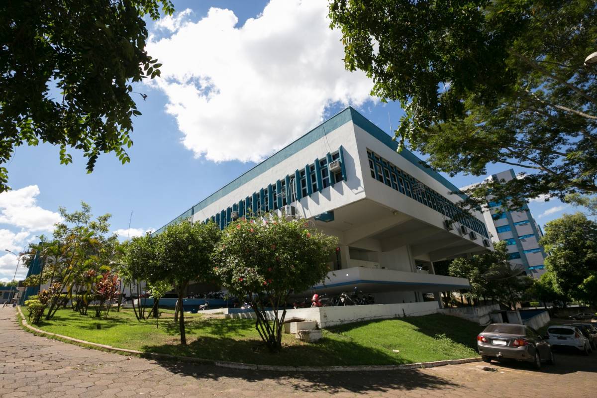 Justiça de MT condena ex-diretora de escola a devolver recurso desviado de fundo educacional