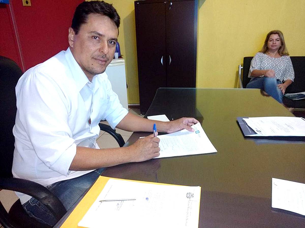 Prefeito é condenado por não repassar recursos descontados de servidores à Previdência
