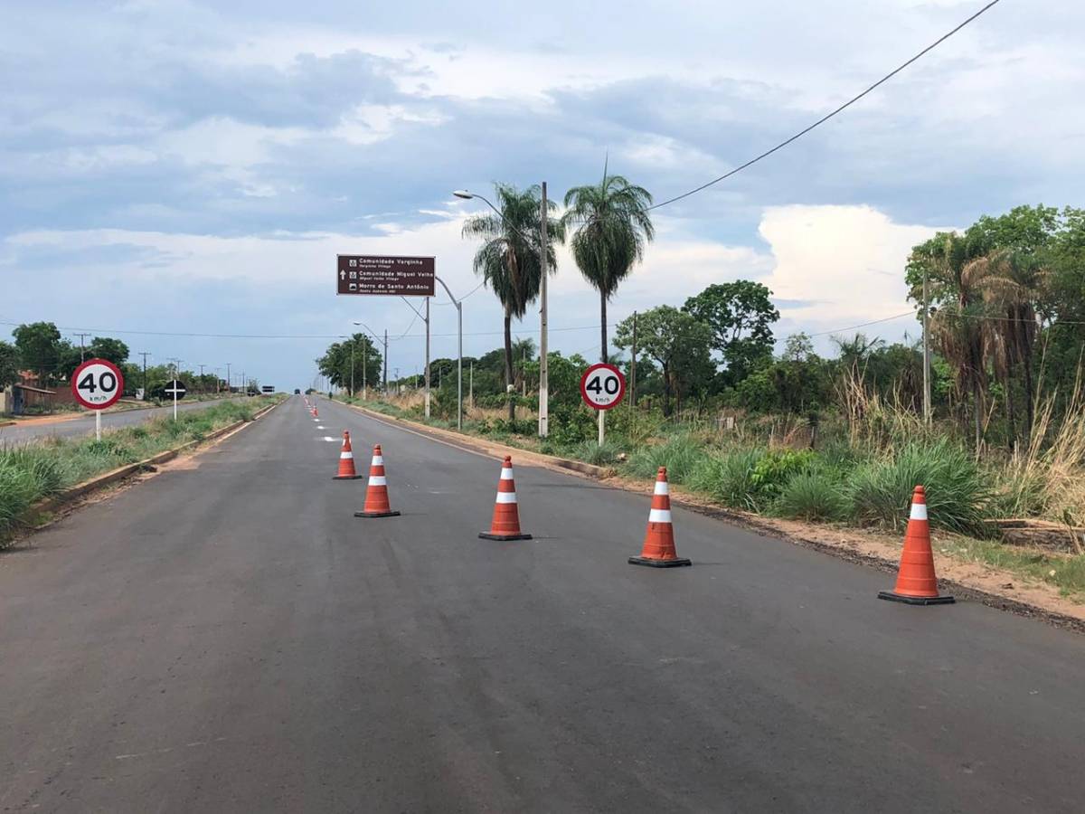 Após recapeamento, Sinfra faz sinalização de rodovia que liga Cuiabá aos municípios de Leverger e Barão de Melgaço