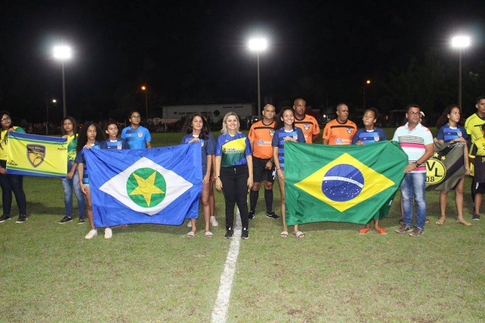 Prefeita Marilza inaugura novo sistema de iluminação a LED em estádio municipal 