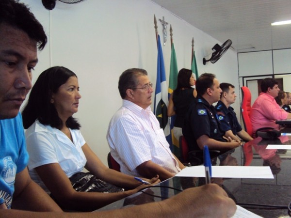 Alunos participam da aula inaugural do PROERD em Santo Antônio