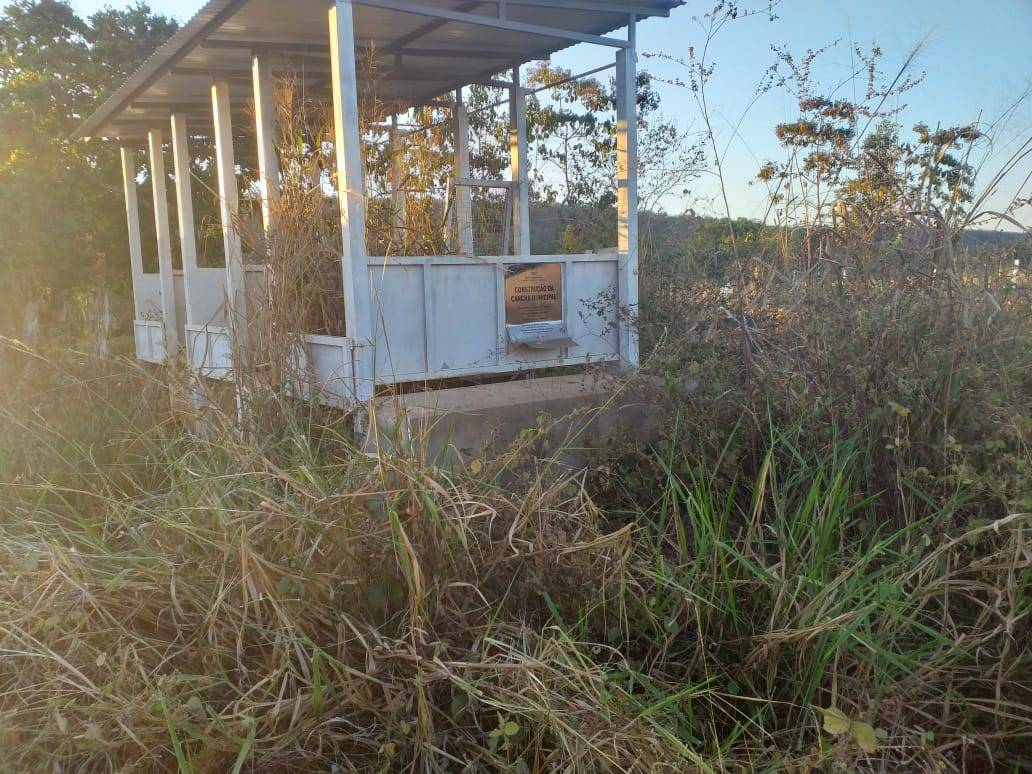 Prefeito de Barão de Melgaço “queima” dinheiro público com obra abandonada