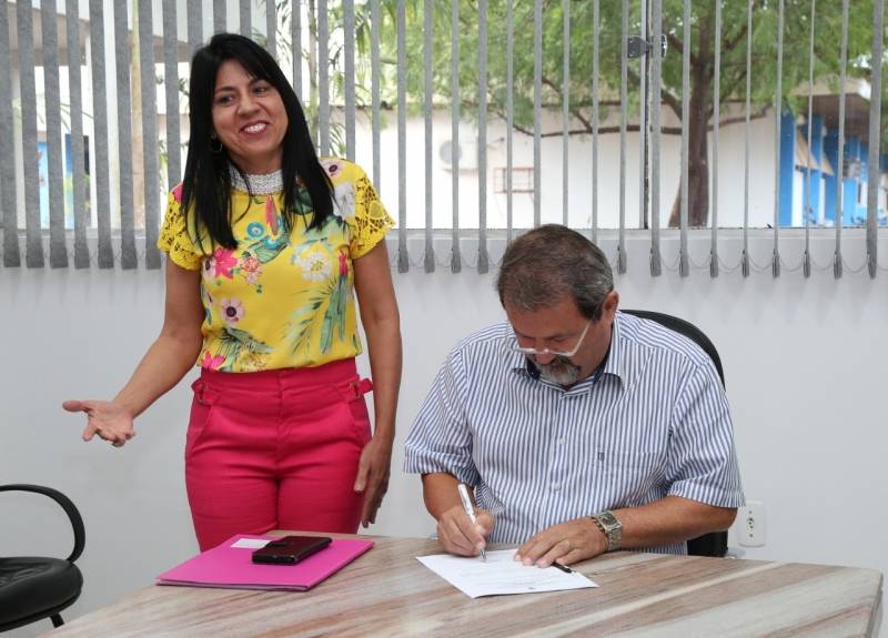 Climão: Fechou o tempo na política durante inauguração da iluminação natalina em Cáceres