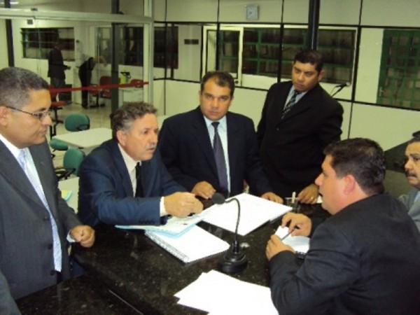 Vereadores aprovam contas da prefeitura, reprovadas pelo TCE