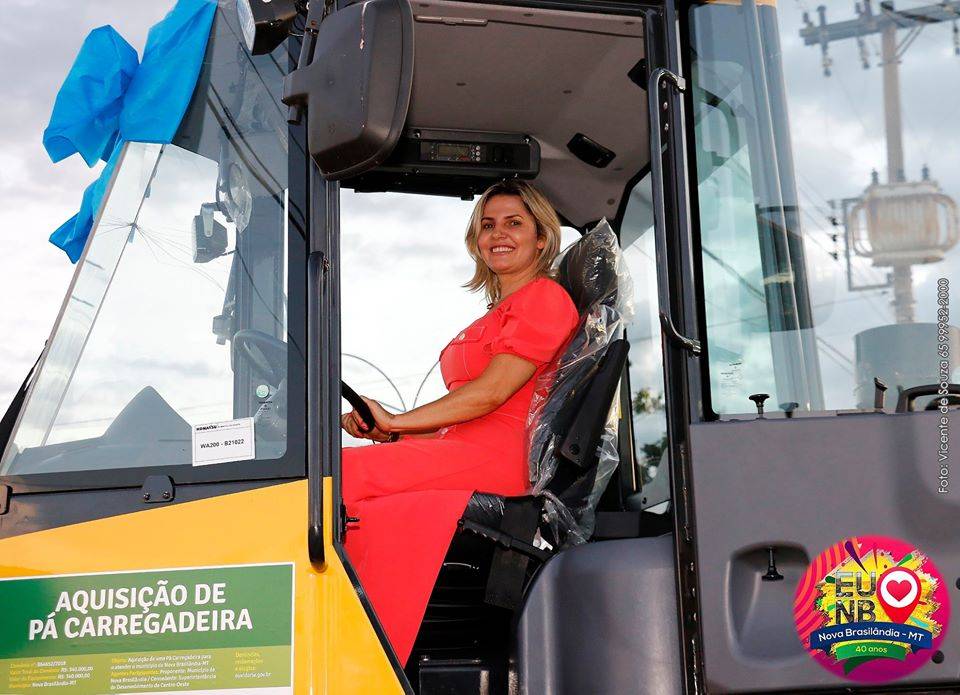 Prefeita Marilza inaugura Praça, Complexo Regulador Municipal, entrega maquinário e aparelho de Raio-X à população
