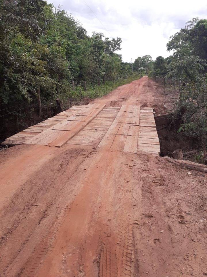 Prefeitura finaliza e entrega a reforma de mais uma ponte de madeira na zona rural do município