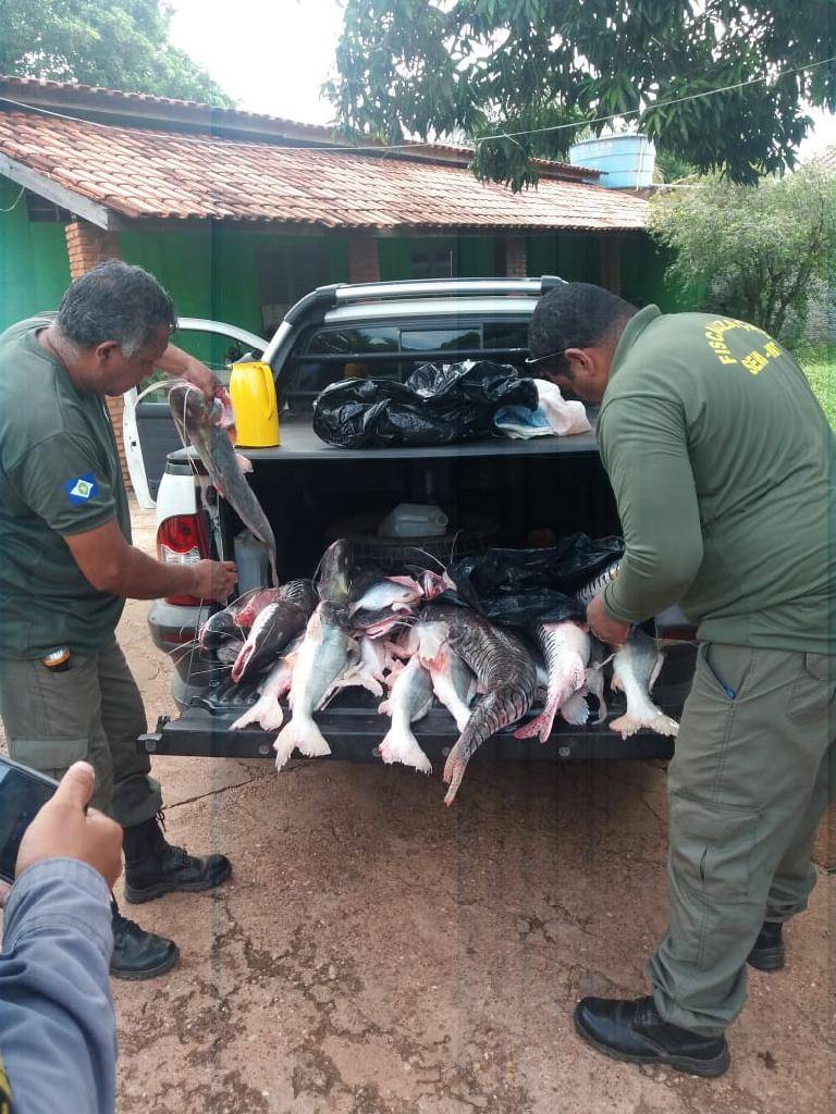 Três pessoas são conduzidas para delegacia por pesca ilegal em Santo Antônio de Leverger