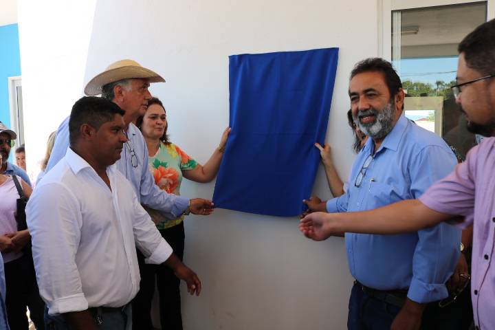 Prefeito entrega unidade de saúde do Posto 120, abandonada pela administração anterior