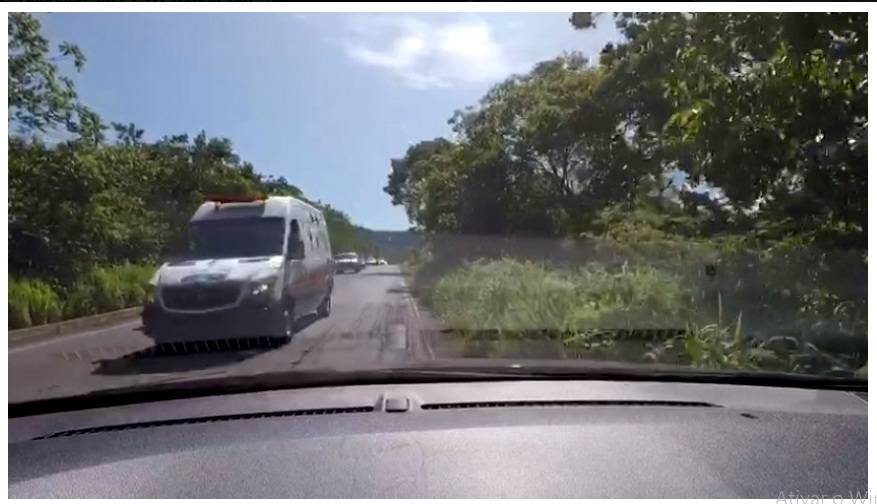 Ambulância força ultrapassagem e quase provoca tragédia na Estrada de Chapada