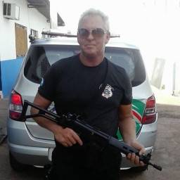 Acusado de matar agente prisional é preso 3 anos depois, roubando loja de celulares