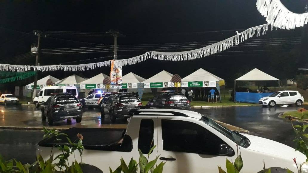 Chuva não dá trégua e organizadores cancelam o primeiro Agito de Carnaval em Leverger