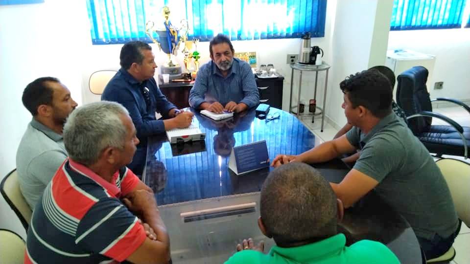 Prefeitura auxilia comunidade em processo de readequação da farinheira na região