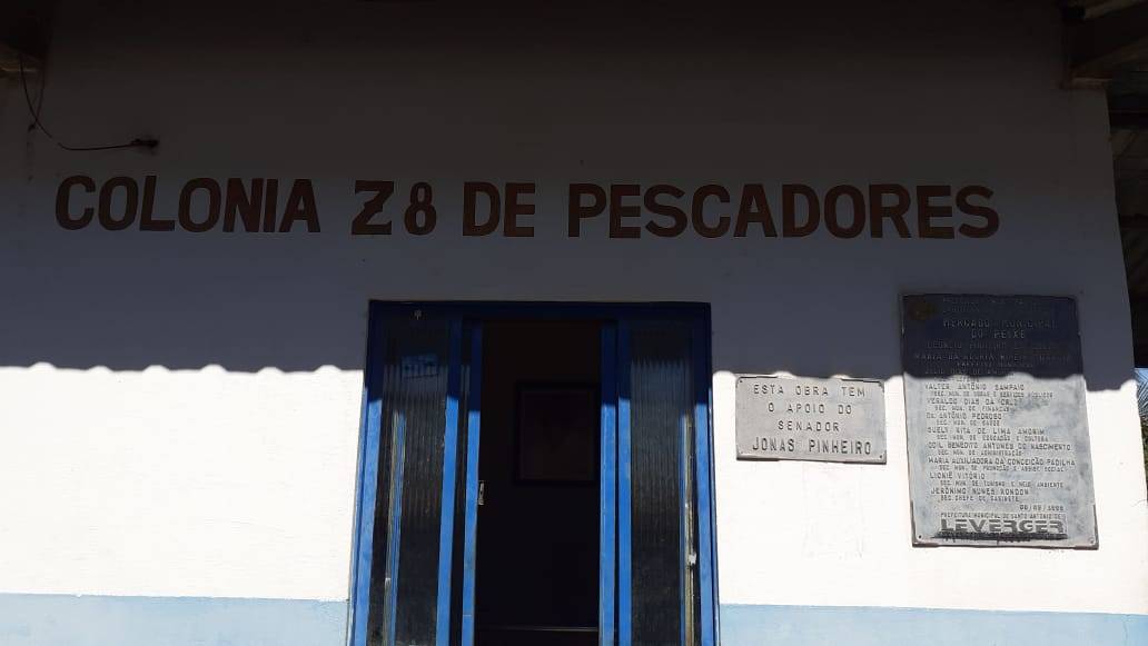 Prefeitura cede ônibus em apoio aos manifestantes que pedem o arquivamento do Projeto Cota Zero
