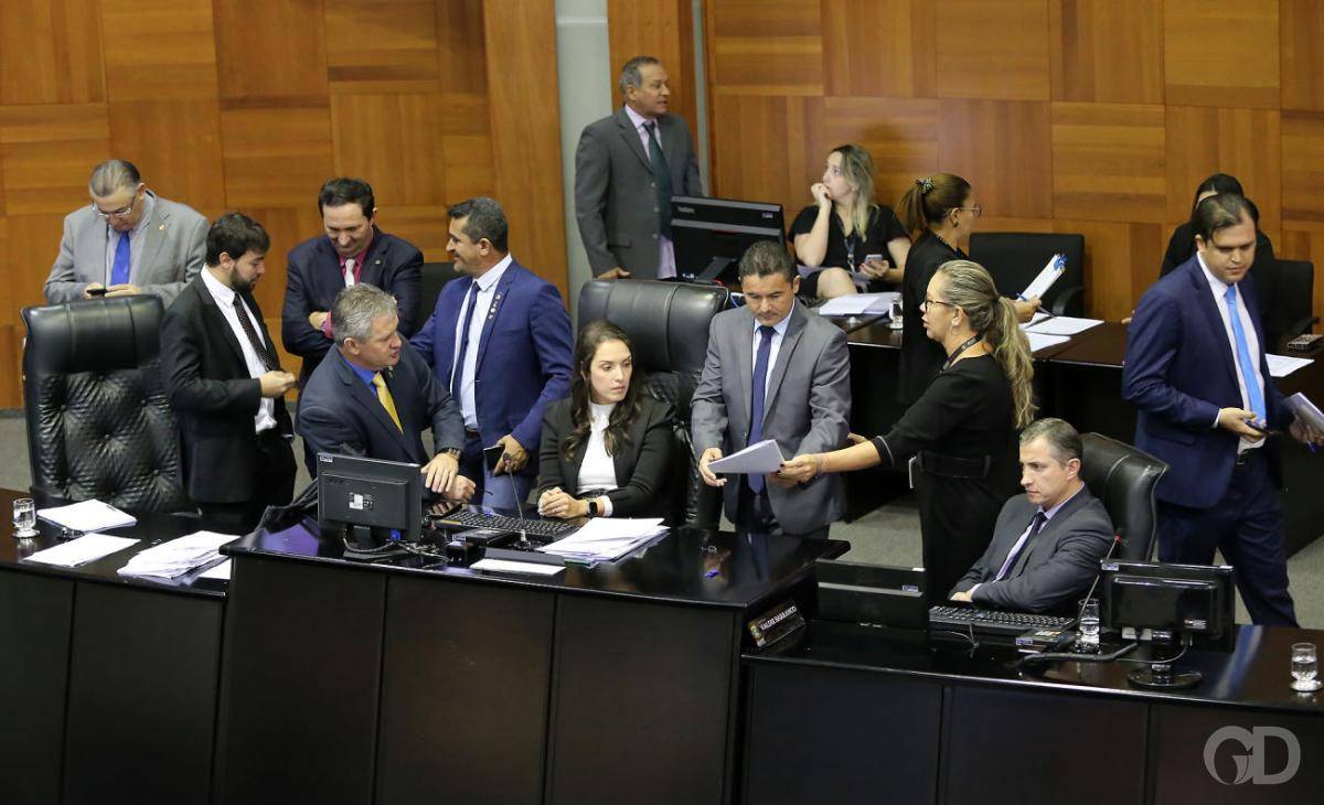 Deputados aprovam 