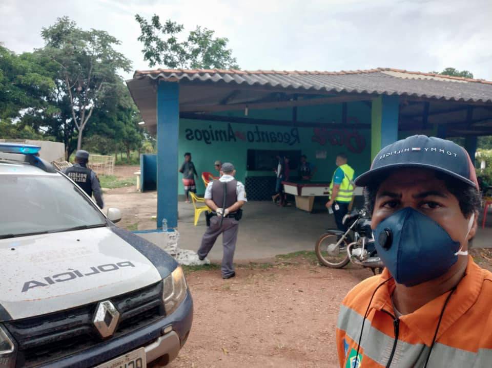Com apoio da PM, fiscais da prefeitura encerram festa em comunidade rural do município 