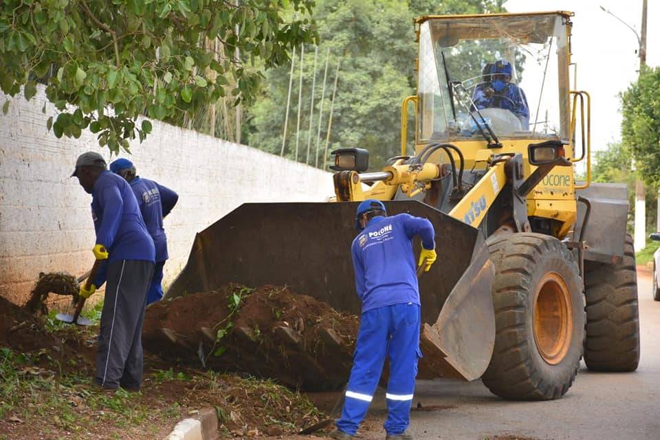 Prefeitura realiza mega operação de limpeza urbana 