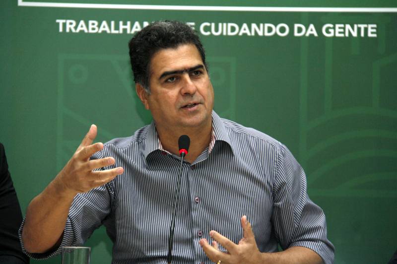 Prefeito mantém rigor em medidas e promove ajustes em decreto
