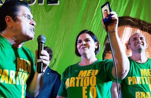 Coronel-candidata dá sinais de desânimo após suspensão da eleição suplementar