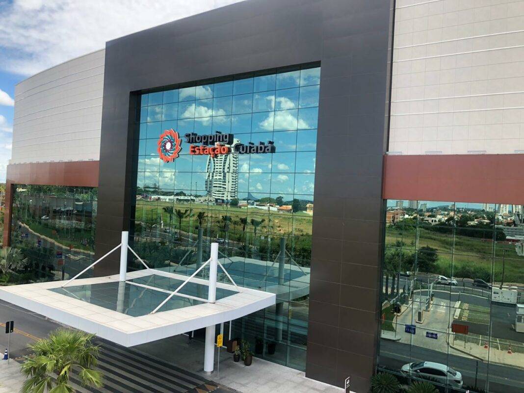 Mesmo com decreto do governo, shoppings seguem fechados até 5 de abril