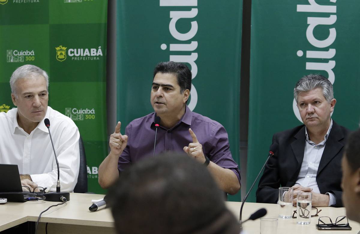 Prefeito suspende reajuste de tarifa de água e esgotamento sanitário 