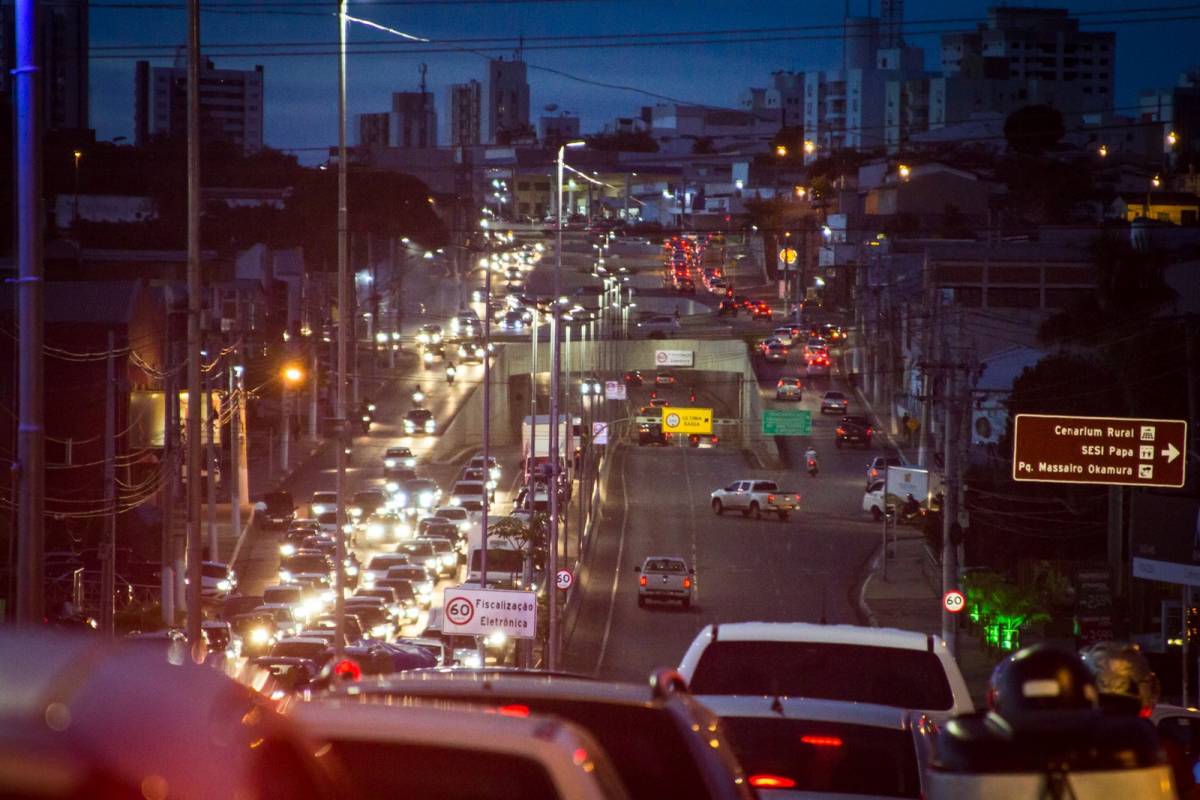 Prefeitura de Cuiabá estuda possibilidade de implantar rodízio de carros e toque de recolher para moradores