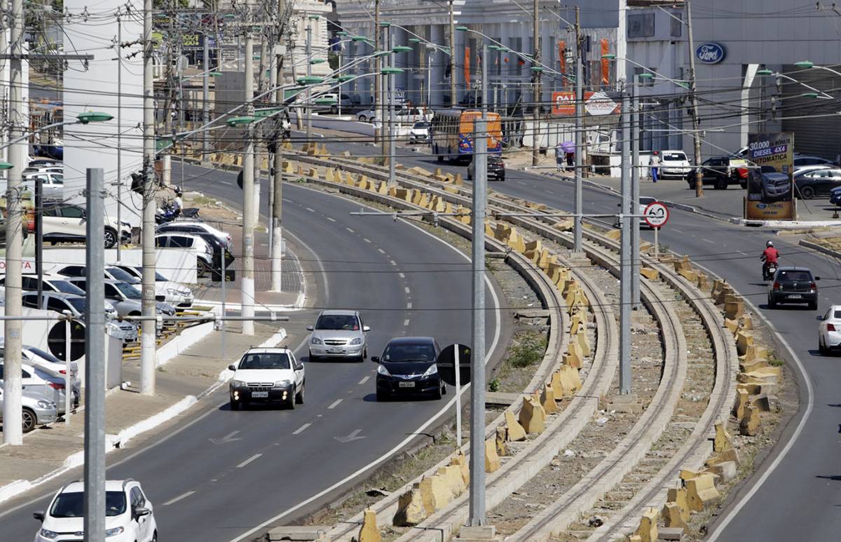 Comércio volta a abrir as portas, mas só pode atender com 50% da capacidade